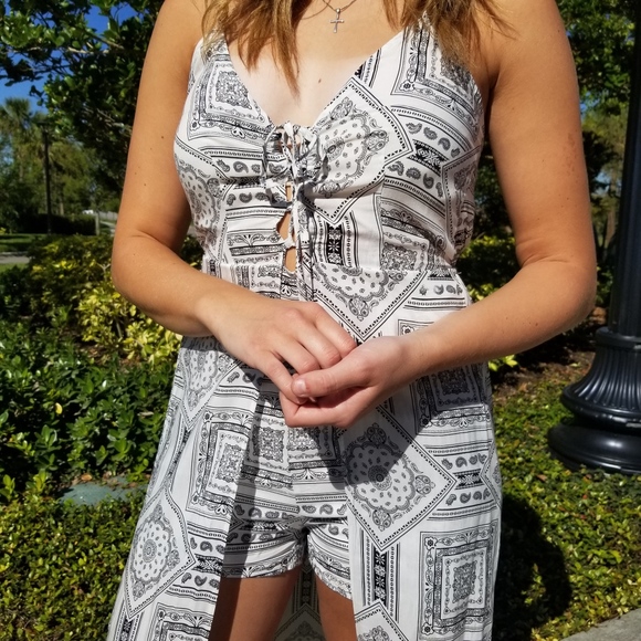 Black & White Print Romper  Maxi - Picture 6 of 6